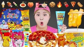 اسمرفود هیو ( هایو HiU ) : چالش خوردن دسرهای ایموجی پوکمون و پیتزا ( موکبانگ ) - موج کره ای