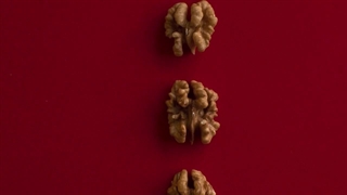 چرا باید در بارداری گردو بخوریم؟