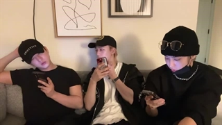 لایو STRAY KIDS ( هیونجین، چانگبین، هان و سونگمین) همراه زیرنویس فارسی آنلاین♡♡کپ