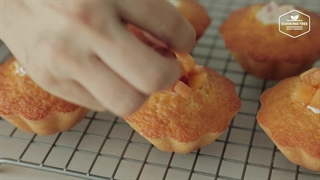 طرز تهیه کیک یزدی با میوه