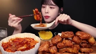 Mala Tteokbokki & Chicken اسمر بوکی