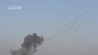 تصاویری از حملات موشکی القسام به اراضی اشغالی در پانزدهمین روز نبرد طوفان الاقصی