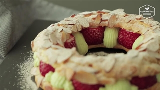 طرز تهیه دسر توت فرنگی و پسته