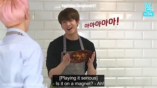 گفتم بخندین من حسش نیست