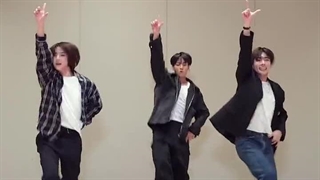 این سه تارو کجا بودم بزارم!؟