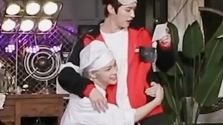 لینو با بقیه اعضاVSلینو با فلیکس:)))