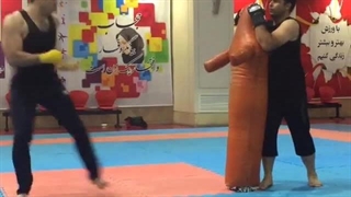 کلاس خصوصی‌ بوکس در مشهد همراه با استاد رضا زیبایی