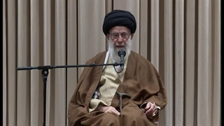 رهبر انقلاب در بازدید از نمایشگاه دستاوردهای هوافضای سپاه - نوآوری و ابتکار