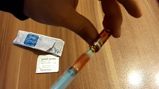 آموزش شکوندن آمپول و کشیدن دارو