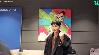 آهسته تر.انقدر تند رفت که هرچقدر آهسته میکنیم بازم سریع