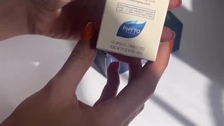 مکمل غذایی برای موها و ناخن‌های زیبا.