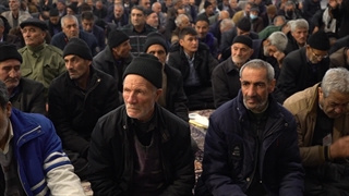 جلوه‌ای از همبستگیِ عاشقانِ امام رضا علیه‌السلام در مسیرِ زیارت