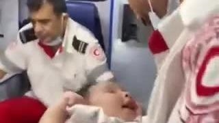 متخصصینی که حتی زیر بمباران ممتد رژیم کفری و جهودی از نجات مردم دست نکشیدند ، حتی به قیمت جونشون.  