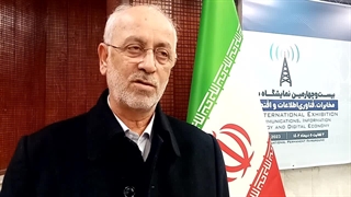 گفتگو با عزت اله اکبری تالارپشتی رئیس کمیسیون صنایع و معادن مجلس در حاشیه نشست خبری آیین رونمایی از سامانه «بی اس اس (BSS) پلاستیک لثه