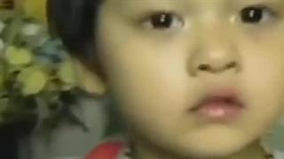 چی نگاه میکنی که انقدر سرت توی گوشیه؟من: