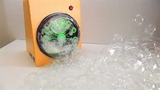 چگونه یک ماشین حباب ساز با موتور در خانه بسازیم