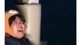 یکی به من بگه جی‌هوپ الان چی رو نگه داشته ؟!