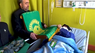 پرچم حرم مطهر رضوی در بیمارستانهای کرمان بر دیدگان مجروحین حادثه تروریستی