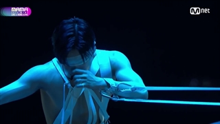 اجرای اینترو تمین عضو شاینی در مراسم mama 2917