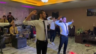 اجرای رقص آذری گروه بیاض با آهنگ زیبا و دلنشین گل یانیما