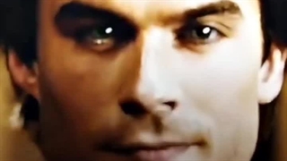 نگاهای عاشقانه ی دیمن به الینا♥~♥