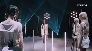 لایو بیبی مانستر با آهنگ stuck in the middle