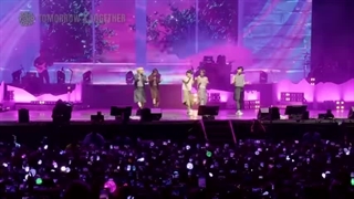 'Tinnitus (돌멩이가 되고 싶어)' stage @ Lollapalooza 2023 - TXT (투모로우바이투게더)